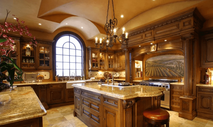 Old-fashioned Tuscan-inspired kitchen