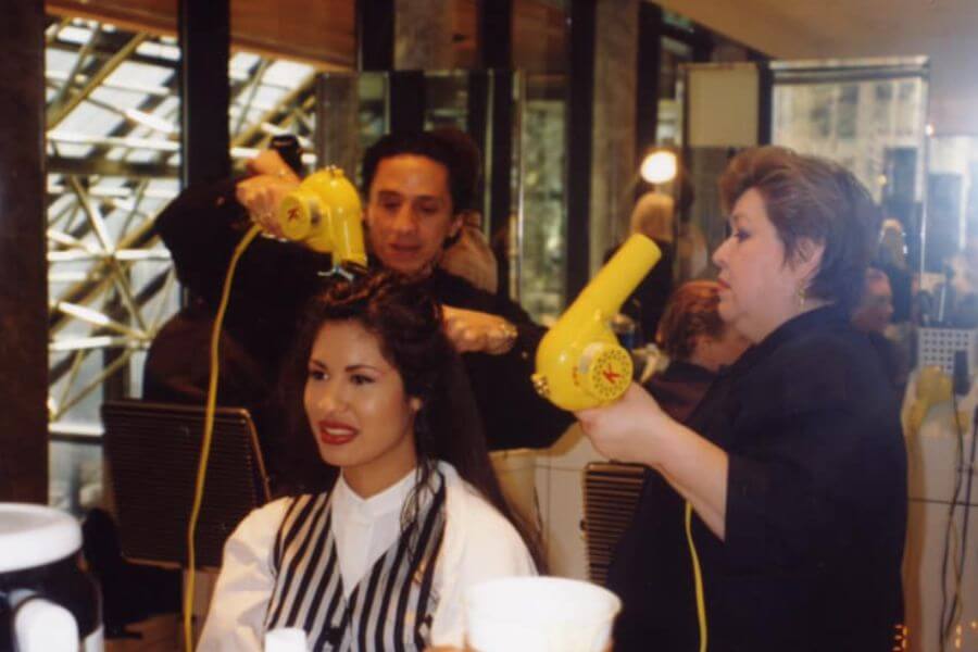 Selena getting he hair done