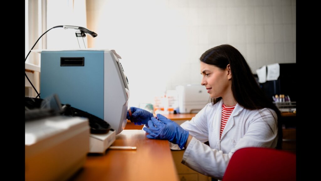 A vet doing a DNA test on a laboratory.