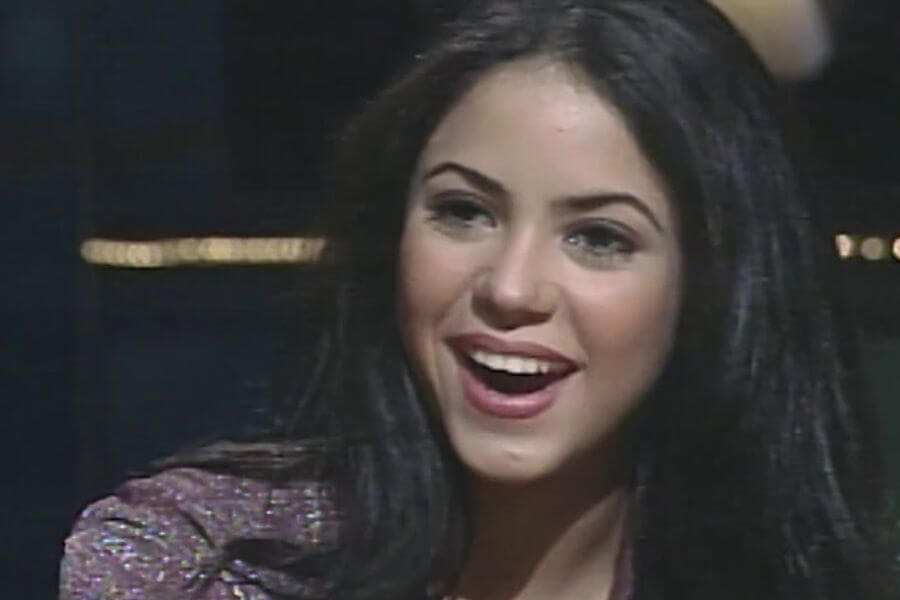 Teenage Shakira smiling 