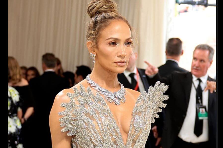 Jennifer Lopez on a red carpet event