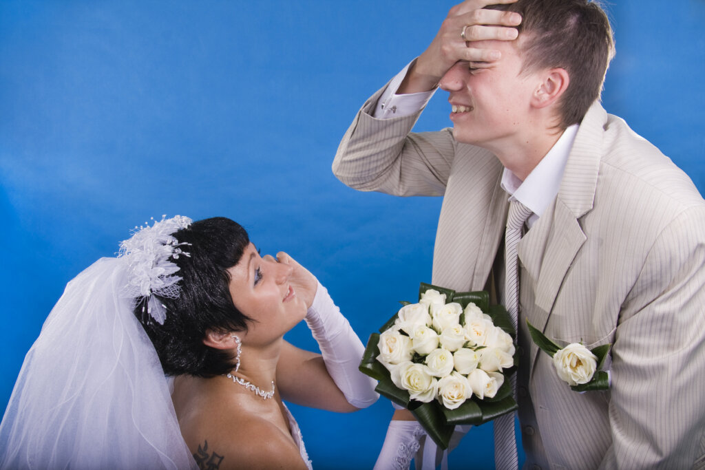 The groom and the bride in a conflict situation