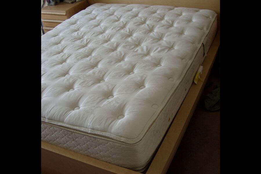 empty matress