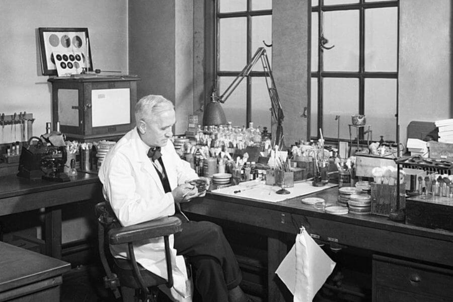 Alexander Fleming in his lab