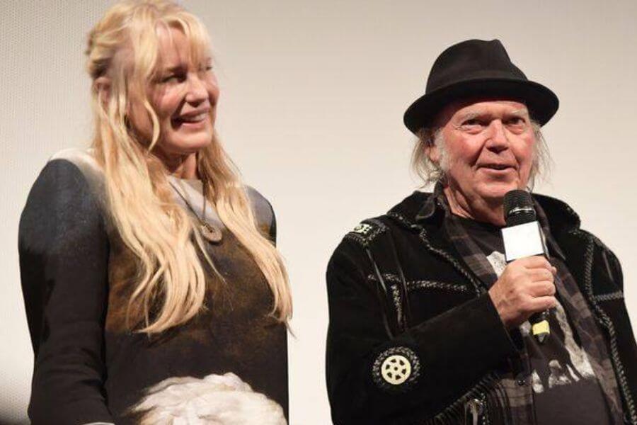 Daryl Hannah y Neil Young