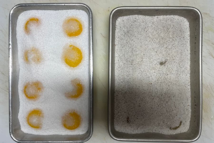 eggs in salt 