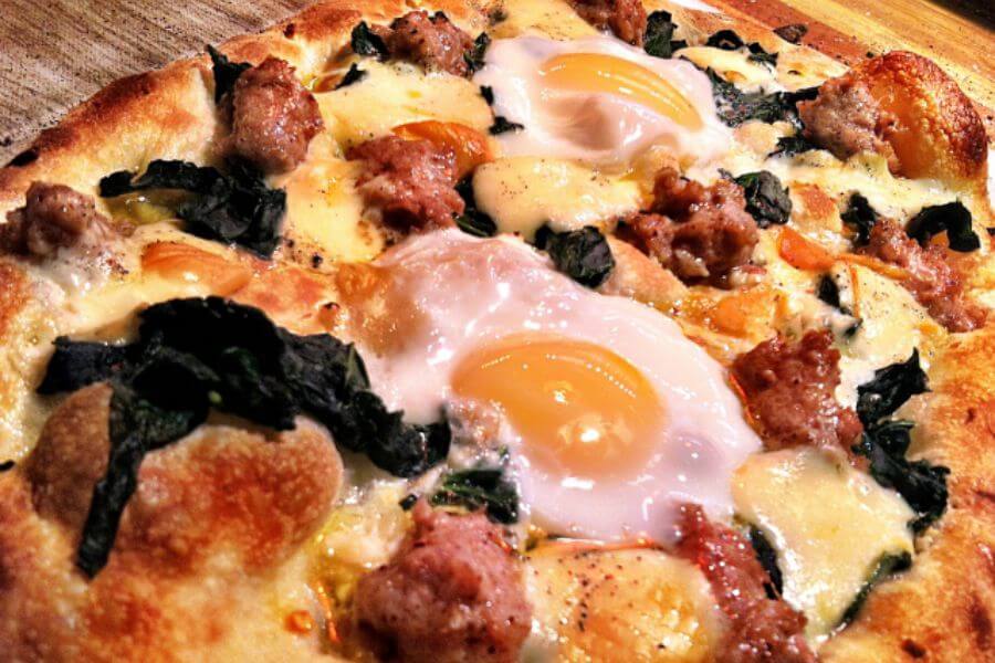 egg on top of pizza