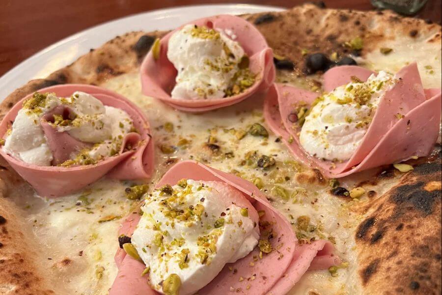 Mortadella pizza