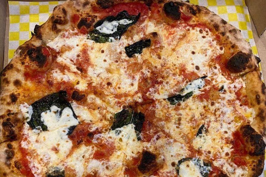 tomato pizza
