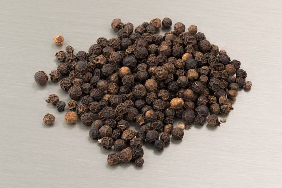 Black pepper grains