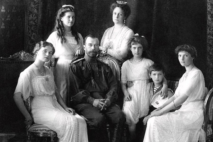 Portrait of the six memebers of the Russian Imperial Family 1913