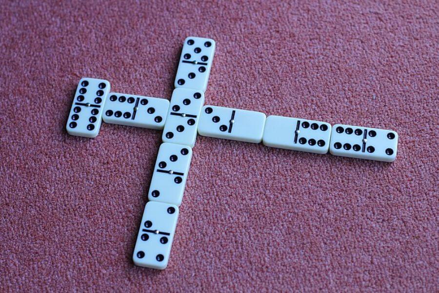 Dominoes