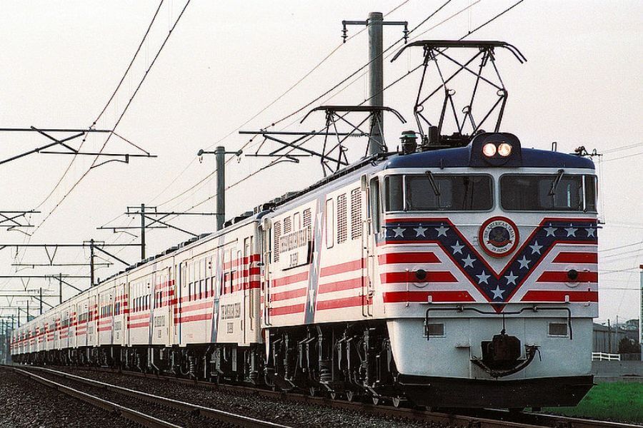 A Wisconsin and Southern Railroad grain train loads at a co-op in Rock Springs, Wisconsin.