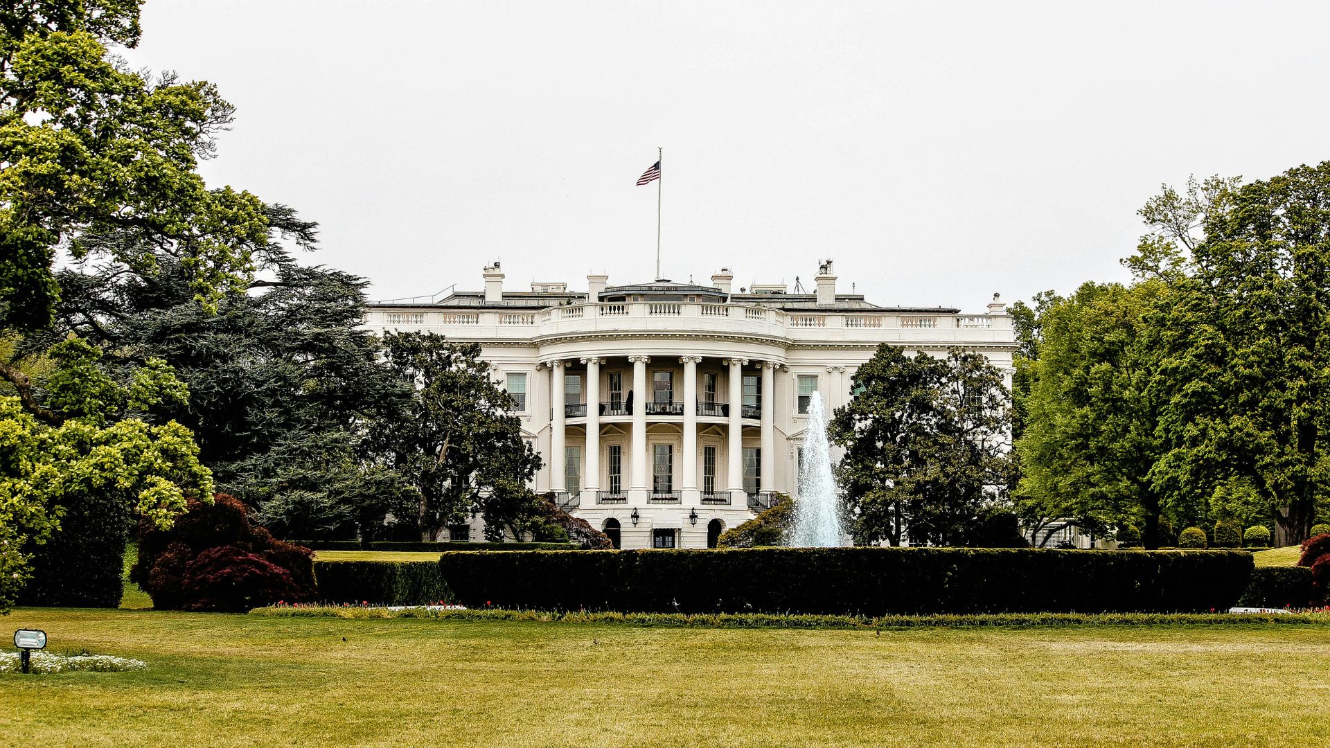 Exterior view of the White House on a clear day