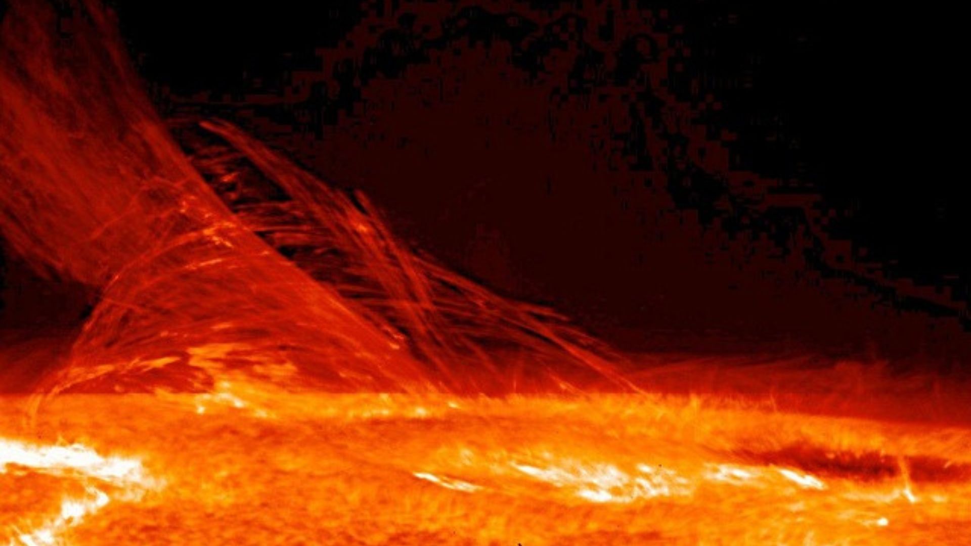 Intense solar flare bursting from the sun with bright radiation