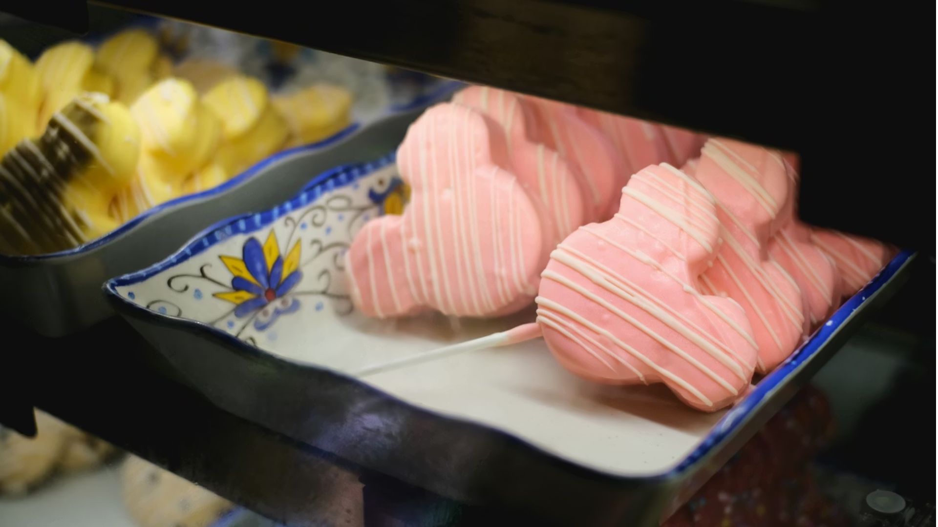 Mickey Mouse-shaped cake pops