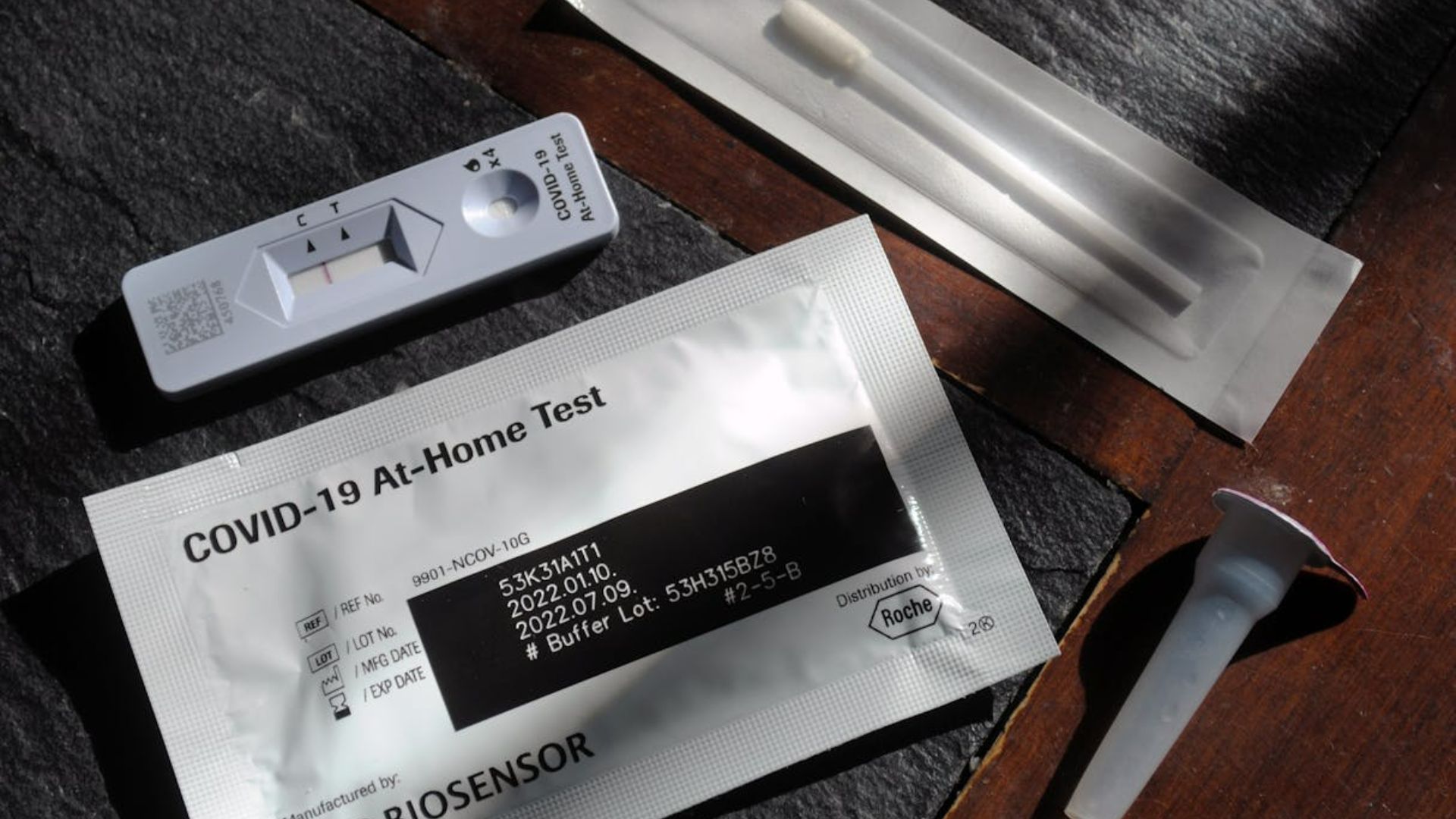 A Covicd-19 at-home test kit showing a negative result.
