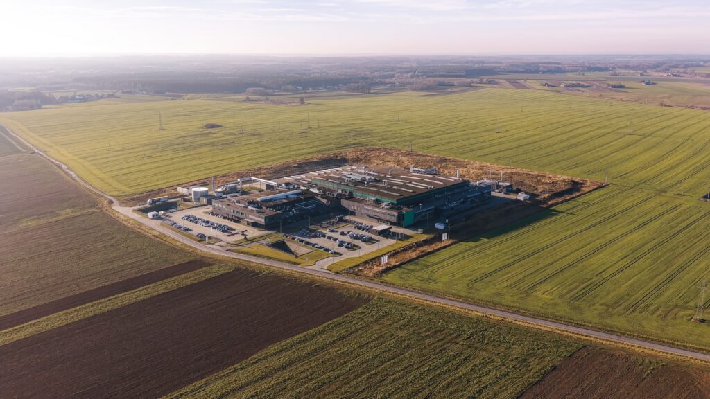 Data center facility supporting AI and cloud services.